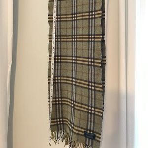 Authentic Vintage check Burberry scarf